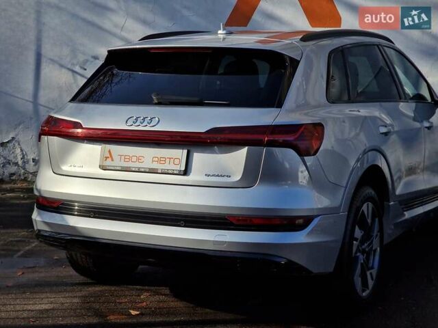Серый Ауди E-Tron, объемом двигателя 0 л и пробегом 12 тыс. км за 31990 $, фото 33 на Automoto.ua