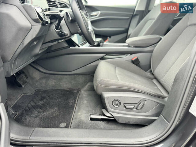 Серый Ауди E-Tron, объемом двигателя 0 л и пробегом 150 тыс. км за 25500 $, фото 18 на Automoto.ua