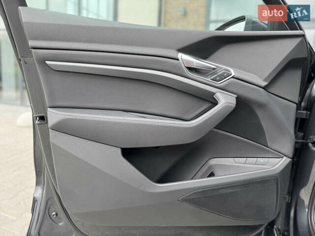 Ауди E-Tron 2020 в Тернополе на Automoto.ua Серый Ауди E-Tron, объемом двигателя 0 л и пробегом 126 тыс. км за 23900 $, фото 60 на Automoto.ua