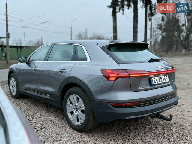 Ауди E-Tron 2020 в Житомире на Automoto.ua Серый Ауди E-Tron, объемом двигателя 0 л и пробегом 169 тыс. км за 22899 $, фото 2 на Automoto.ua