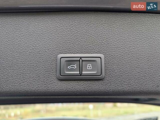 Серый Ауди E-Tron, объемом двигателя 0 л и пробегом 82 тыс. км за 32500 $, фото 27 на Automoto.ua