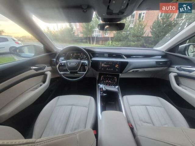 Ауди E-Tron 2020 в Хмельницком на Automoto.ua Серый Ауди E-Tron, объемом двигателя 0 л и пробегом 146 тыс. км за 22700 $, фото 98 на Automoto.ua