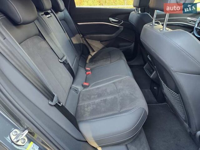 Сірий Ауді E-Tron, об'ємом двигуна 0 л та пробігом 67 тис. км за 37999 $, фото 50 на Automoto.ua