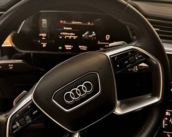 Серый Ауди E-Tron, объемом двигателя 0 л и пробегом 90 тыс. км за 37000 $, фото 2 на Automoto.ua
