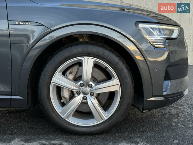 Ауді E-Tron 2020 у Львові на Automoto.ua Сірий Ауді E-Tron, об'ємом двигуна 0 л та пробігом 81 тис. км за 34920 $, фото 15 на Automoto.ua