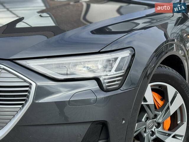 Ауди E-Tron 2020 в Тернополе на Automoto.ua Серый Ауди E-Tron, объемом двигателя 0 л и пробегом 126 тыс. км за 23900 $, фото 11 на Automoto.ua