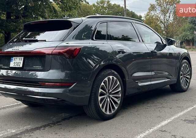 Ауди E-Tron 2020 в Ивано-Франковске на Automoto.ua Серый Ауди E-Tron, объемом двигателя 0 л и пробегом 68 тыс. км за 31000 $, фото 2 на Automoto.ua
