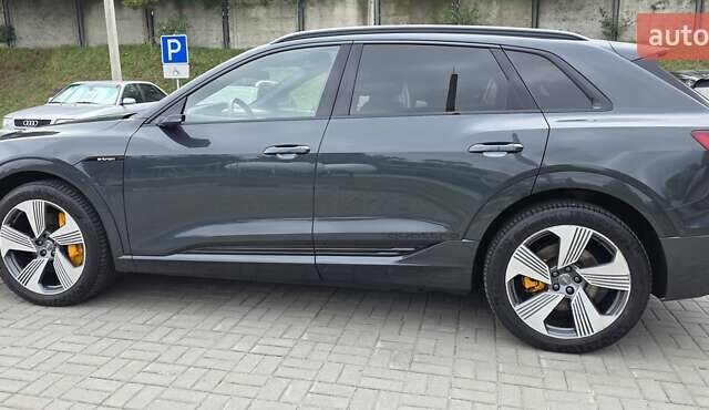 Серый Ауди E-Tron, объемом двигателя 0 л и пробегом 112 тыс. км за 29800 $, фото 3 на Automoto.ua