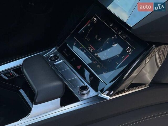 Сірий Ауді E-Tron, об'ємом двигуна 0 л та пробігом 54 тис. км за 47000 $, фото 16 на Automoto.ua