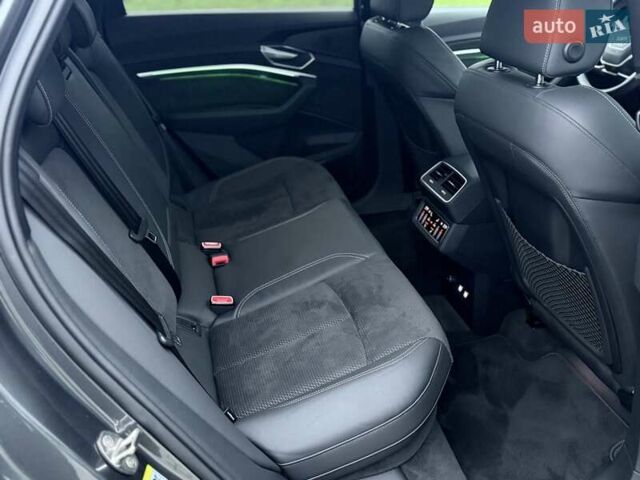 Серый Ауди E-Tron, объемом двигателя 0 л и пробегом 29 тыс. км за 38300 $, фото 12 на Automoto.ua