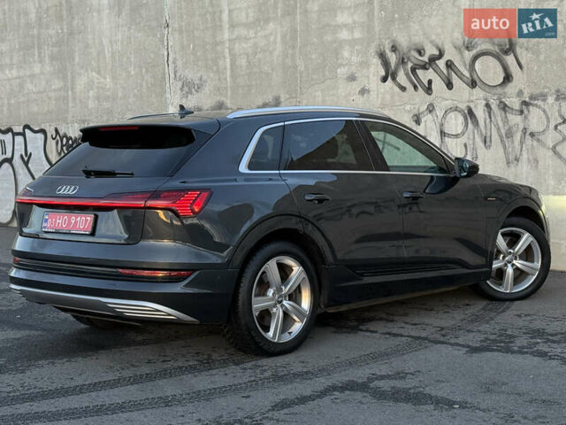 Ауді E-Tron 2020 у Львові на Automoto.ua Сірий Ауді E-Tron, об'ємом двигуна 0 л та пробігом 81 тис. км за 34920 $, фото 23 на Automoto.ua