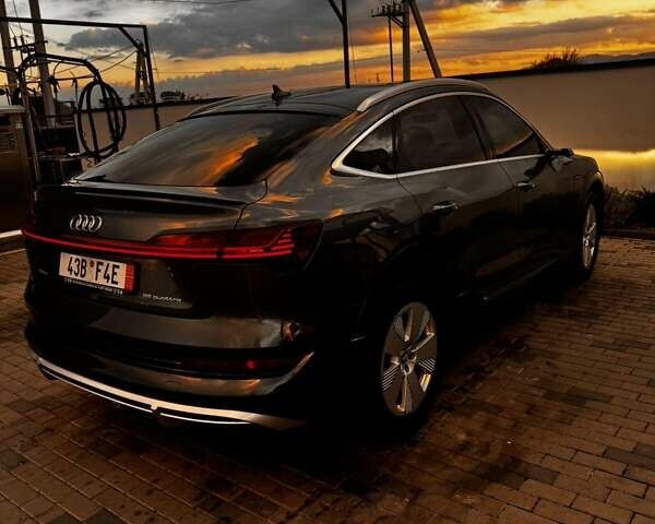 Серый Ауди E-Tron, объемом двигателя 0 л и пробегом 90 тыс. км за 37000 $, фото 3 на Automoto.ua