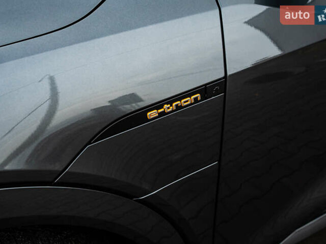 Сірий Ауді E-Tron, об'ємом двигуна 0 л та пробігом 82 тис. км за 39888 $, фото 26 на Automoto.ua