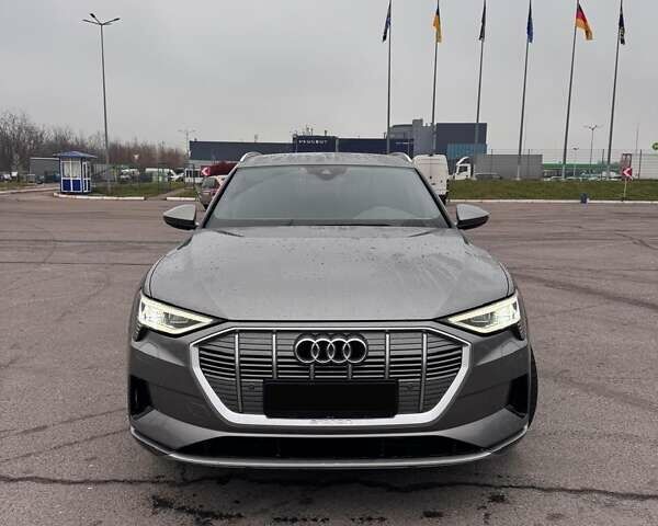 Сірий Ауді E-Tron, об'ємом двигуна 0 л та пробігом 78 тис. км за 30500 $, фото 4 на Automoto.ua