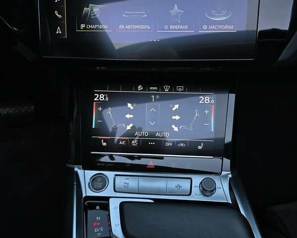 Серый Ауди E-Tron, объемом двигателя 0 л и пробегом 99 тыс. км за 31990 $, фото 76 на Automoto.ua