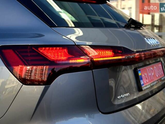 Серый Ауди E-Tron, объемом двигателя 0 л и пробегом 125 тыс. км за 23800 $, фото 102 на Automoto.ua