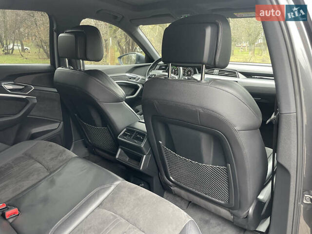 Серый Ауди E-Tron, объемом двигателя 0 л и пробегом 90 тыс. км за 34490 $, фото 19 на Automoto.ua