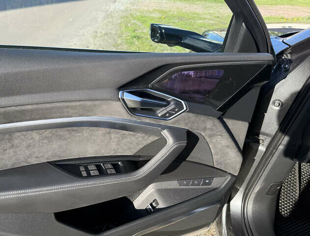 Ауді E-Tron 2020 у Києві на Automoto.ua Сірий Ауді E-Tron, об'ємом двигуна 0 л та пробігом 51 тис. км за 32000 $, фото 14 на Automoto.ua