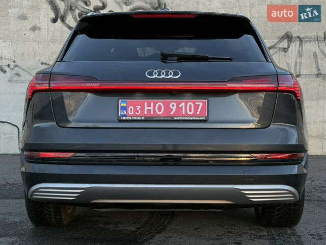 Ауді E-Tron 2020 у Львові на Automoto.ua Сірий Ауді E-Tron, об'ємом двигуна 0 л та пробігом 81 тис. км за 34920 $, фото 19 на Automoto.ua
