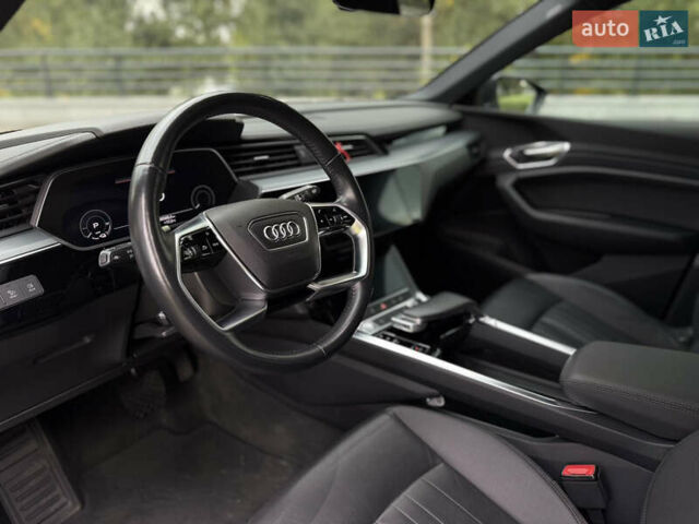 Ауді E-Tron 2020 у Дніпро (Дніпропетровську) на Automoto.ua Сірий Ауді E-Tron, об'ємом двигуна 0 л та пробігом 113 тис. км за 26900 $, фото 10 на Automoto.ua
