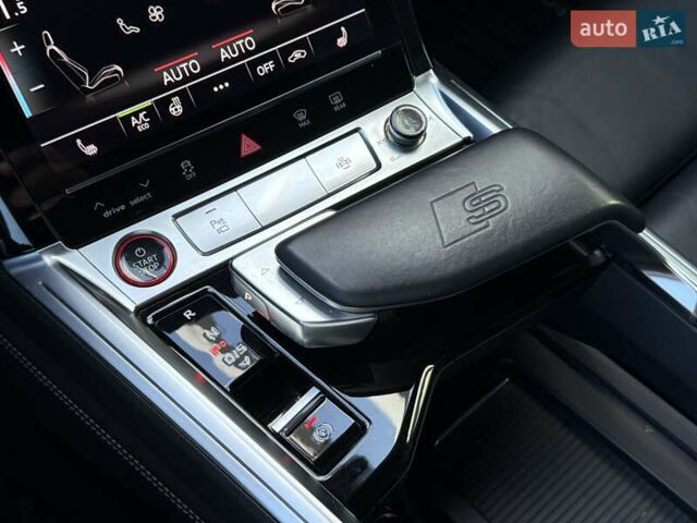 Серый Ауди E-Tron, объемом двигателя 0 л и пробегом 41 тыс. км за 44990 $, фото 47 на Automoto.ua