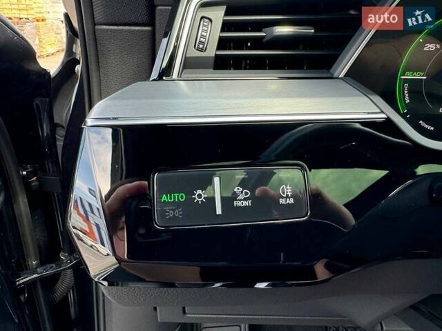Серый Ауди E-Tron, объемом двигателя 0 л и пробегом 119 тыс. км за 33500 $, фото 26 на Automoto.ua