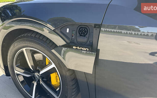 Серый Ауди E-Tron, объемом двигателя 0 л и пробегом 84 тыс. км за 33000 $, фото 25 на Automoto.ua