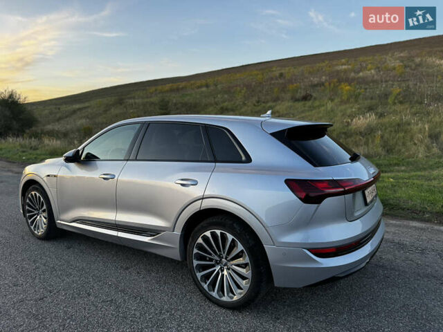 Серый Ауди E-Tron, объемом двигателя 0 л и пробегом 108 тыс. км за 29000 $, фото 12 на Automoto.ua