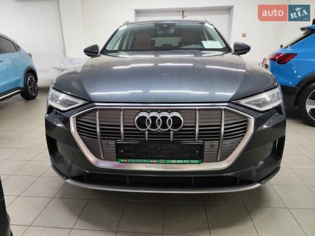 Серый Ауди E-Tron, объемом двигателя 0 л и пробегом 169 тыс. км за 33999 $, фото 1 на Automoto.ua