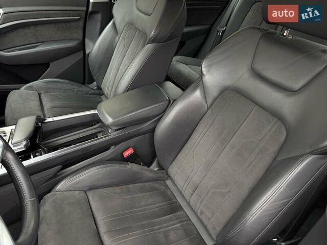 Сірий Ауді E-Tron, об'ємом двигуна 0 л та пробігом 110 тис. км за 28999 $, фото 4 на Automoto.ua