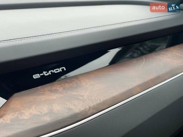 Серый Ауди E-Tron, объемом двигателя 0 л и пробегом 58 тыс. км за 37000 $, фото 76 на Automoto.ua