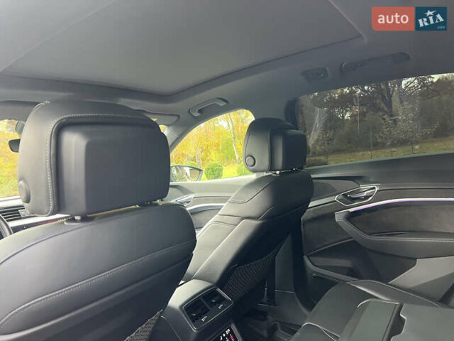 Серый Ауди E-Tron, объемом двигателя 0 л и пробегом 119 тыс. км за 35000 $, фото 18 на Automoto.ua