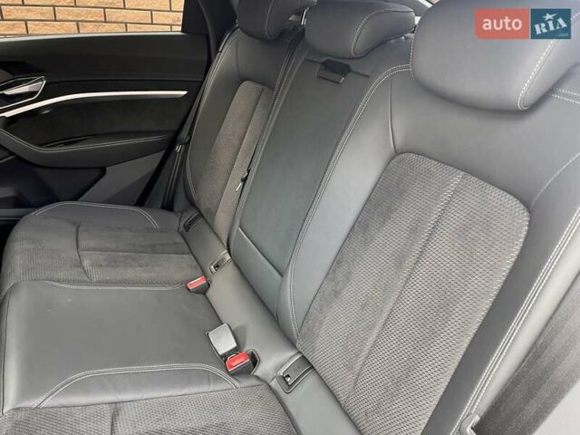 Серый Ауди E-Tron, объемом двигателя 0 л и пробегом 54 тыс. км за 35000 $, фото 24 на Automoto.ua