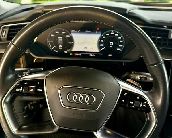 Серый Ауди E-Tron, объемом двигателя 0 л и пробегом 175 тыс. км за 22000 $, фото 23 на Automoto.ua