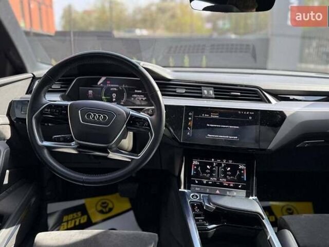 Сірий Ауді E-Tron, об'ємом двигуна 0 л та пробігом 63 тис. км за 36200 $, фото 14 на Automoto.ua