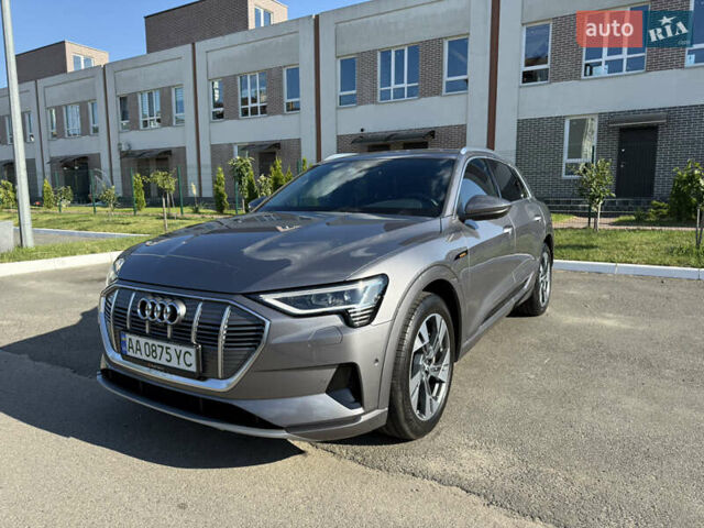 Сірий Ауді E-Tron, об'ємом двигуна 0 л та пробігом 65 тис. км за 39990 $, фото 4 на Automoto.ua