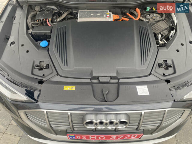 Ауди E-Tron 2020 в Луцке на Automoto.ua Серый Ауди E-Tron, объемом двигателя 0 л и пробегом 128 тыс. км за 25000 $, фото 19 на Automoto.ua