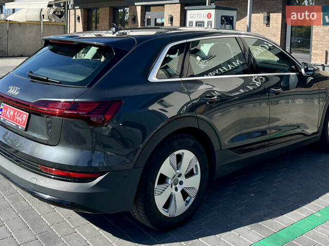 Серый Ауди E-Tron, объемом двигателя 0 л и пробегом 175 тыс. км за 22700 $, фото 16 на Automoto.ua