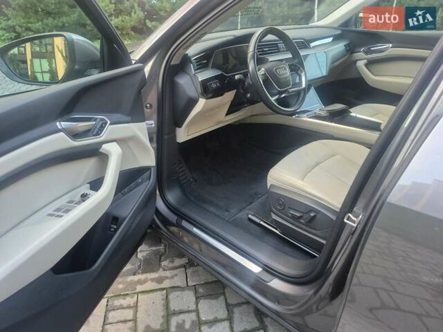 Ауди E-Tron 2020 в Хмельницком на Automoto.ua Серый Ауди E-Tron, объемом двигателя 0 л и пробегом 146 тыс. км за 22700 $, фото 40 на Automoto.ua