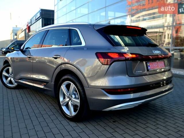 Серый Ауди E-Tron, объемом двигателя 0 л и пробегом 125 тыс. км за 23800 $, фото 100 на Automoto.ua