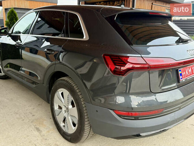 Серый Ауди E-Tron, объемом двигателя 0 л и пробегом 175 тыс. км за 22000 $, фото 9 на Automoto.ua