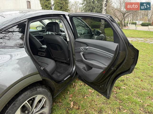 Сірий Ауді E-Tron, об'ємом двигуна 0 л та пробігом 53 тис. км за 34000 $, фото 28 на Automoto.ua