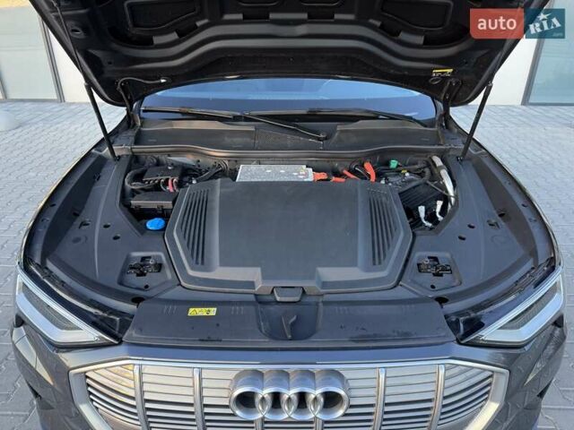 Серый Ауди E-Tron, объемом двигателя 0 л и пробегом 97 тыс. км за 21900 $, фото 29 на Automoto.ua