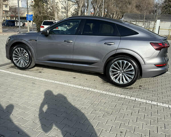 Серый Ауди E-Tron, объемом двигателя 0 л и пробегом 145 тыс. км за 37500 $, фото 21 на Automoto.ua