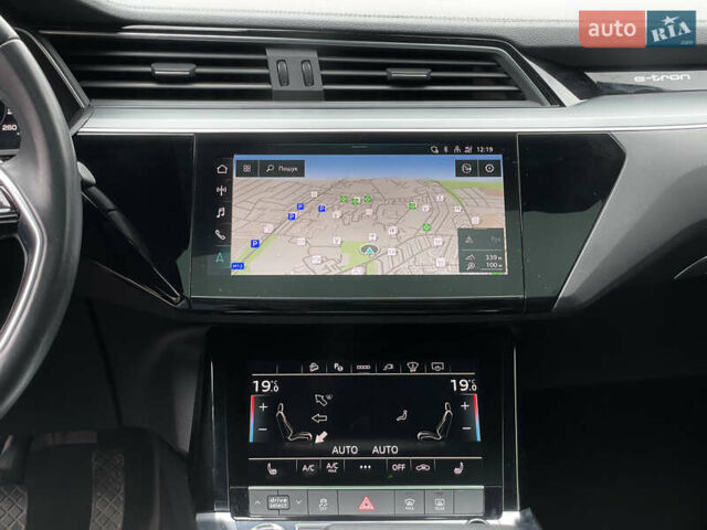 Серый Ауди E-Tron, объемом двигателя 0 л и пробегом 90 тыс. км за 34490 $, фото 27 на Automoto.ua