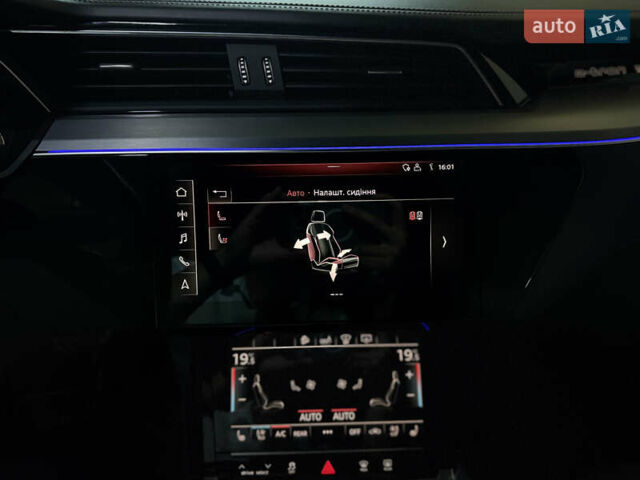 Серый Ауди E-Tron, объемом двигателя 0 л и пробегом 65 тыс. км за 35500 $, фото 24 на Automoto.ua