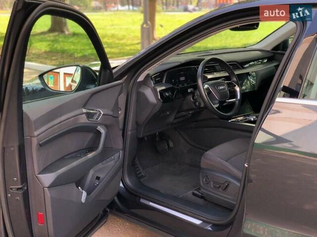 Серый Ауди E-Tron, объемом двигателя 0 л и пробегом 148 тыс. км за 25750 $, фото 10 на Automoto.ua
