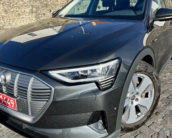 Серый Ауди E-Tron, объемом двигателя 0 л и пробегом 175 тыс. км за 22700 $, фото 3 на Automoto.ua