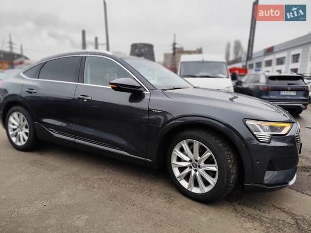 Серый Ауди E-Tron, объемом двигателя 0 л и пробегом 169 тыс. км за 33999 $, фото 11 на Automoto.ua