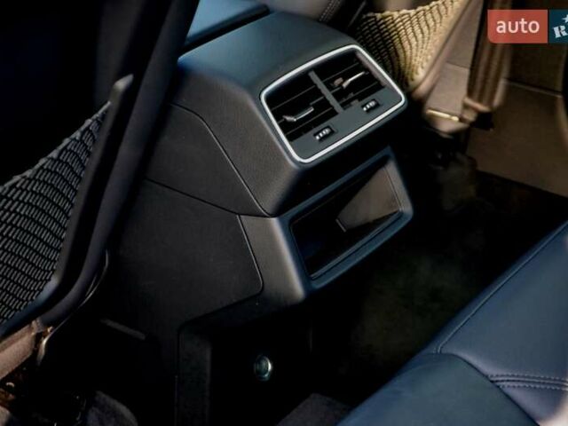 Серый Ауди E-Tron, объемом двигателя 0 л и пробегом 125 тыс. км за 23800 $, фото 179 на Automoto.ua